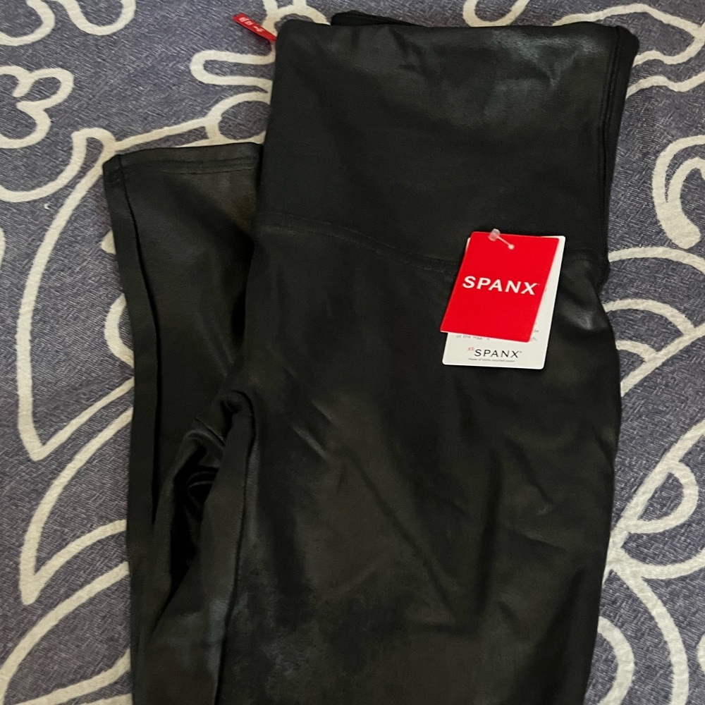 Spanx faux leather women’s large. Don’t-faux-get style
